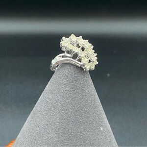 Vintage 18kt Rhodium Plated Tiered Cluster Ring with Clear Rhinestones